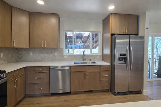 Building Photo - 2934 S Zurich Ct