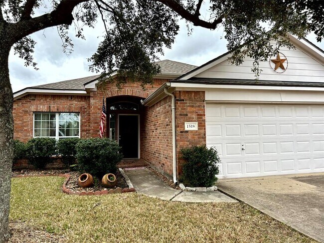 Building Photo - 1518 Squire Dr