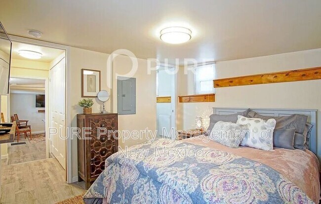Foto del edificio - 404 Dartmouth Dr NE