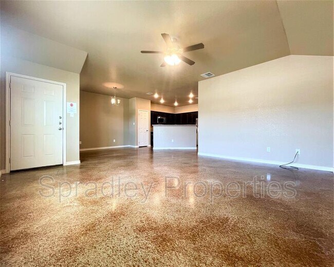 Building Photo - 1573 Kal Ct