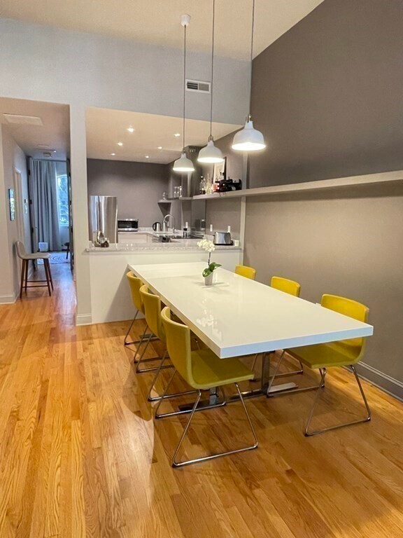 Primary Photo - 76 Clarendon St