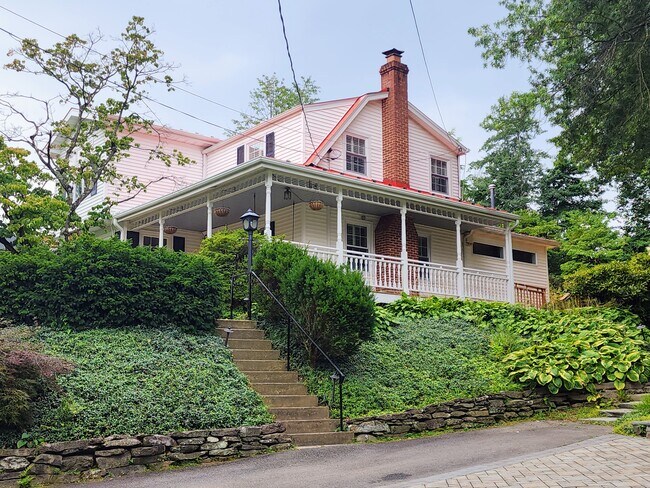 Building Photo - 2138 Powhatan St