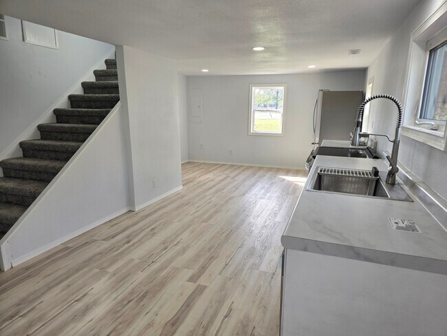 Foto del edificio - 4367 11th St