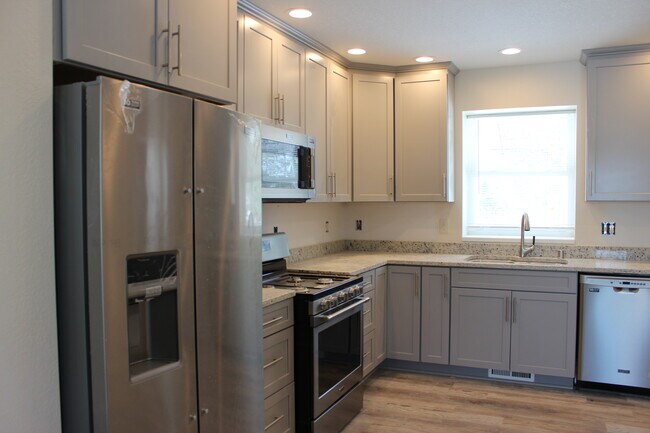 Building Photo - 4976 N 132nd St