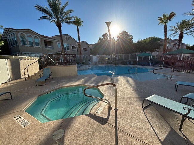 Foto del edificio - Fantastic 2Bed/2Bath Condo in Southwest Area