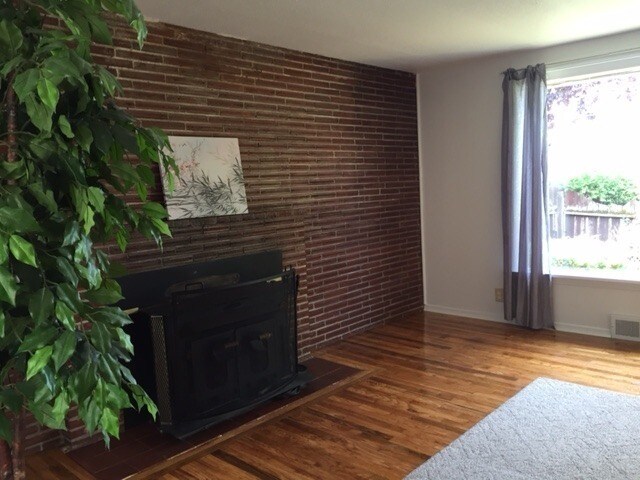 Foto del edificio - Greenwood Duplex