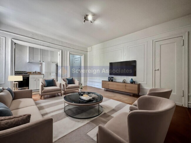 Building Photo - 10 Bennett Avenue