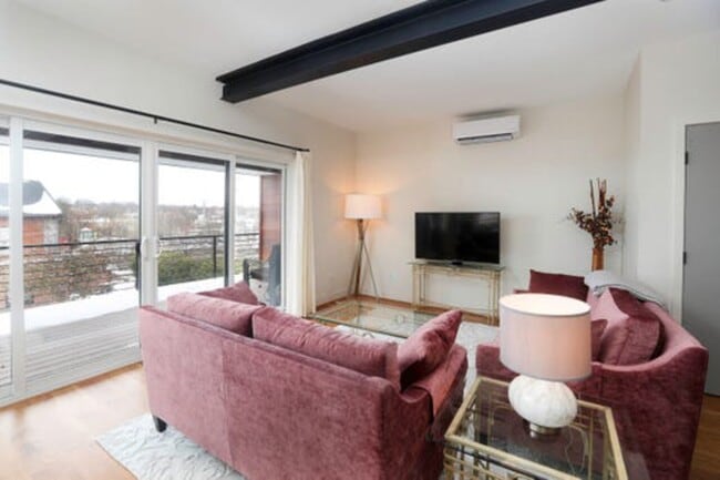 Building Photo - 52 West Avenue