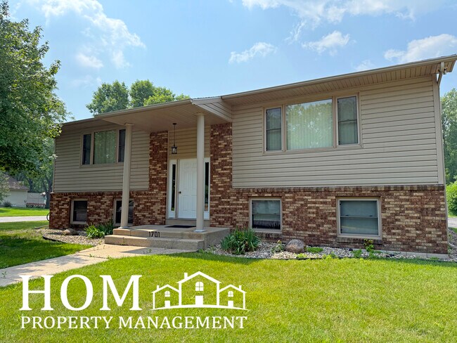 Foto del edificio - 1701 Pleasant View Dr