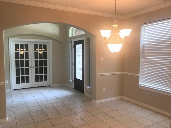 Building Photo - 12727 Robins Crest Dr