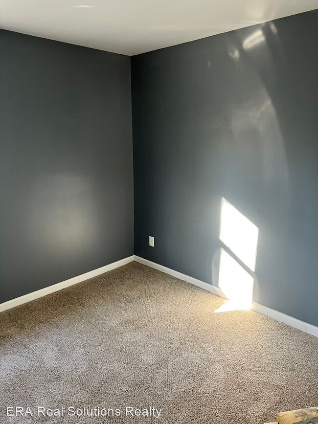 Building Photo - 2 br, 1 bath House - 955 Steffens Ave.