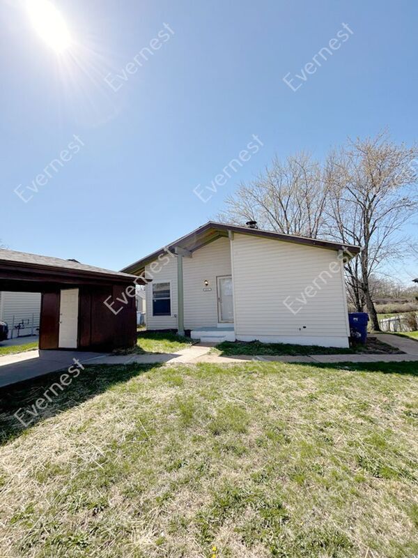 Building Photo - 2684 Blue Heron Dr