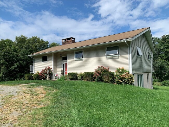 Building Photo - 860 Hunns Lake Rd