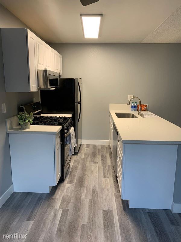 Building Photo - 1 br, 1 bath Apartment - 7240 Jordan Ave.