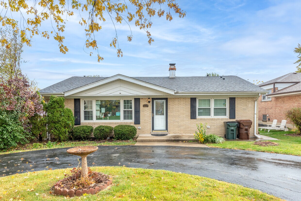 Foto principal - 15227 La Crosse Ave