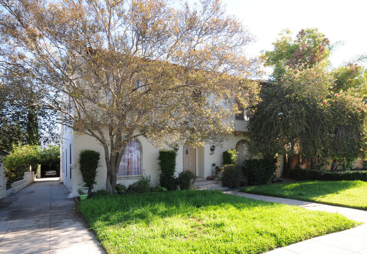 Building Photo - 645 W Glenoaks Blvd