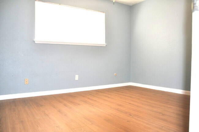 Foto del edificio - 16454 Hickory Knoll Dr
