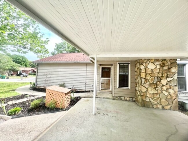 Building Photo - 205 McKinley St. Niceville, FL 32580