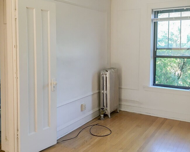 Foto del edificio - 4604 N Winchester Ave