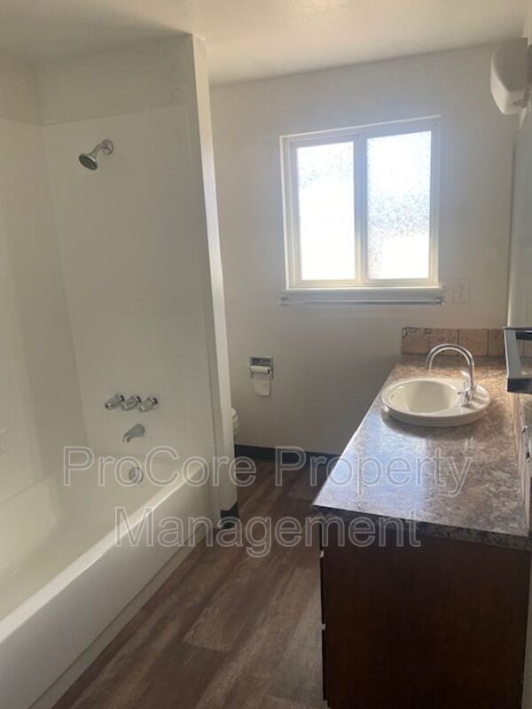 Foto del edificio - 1625 E Bentley Dr