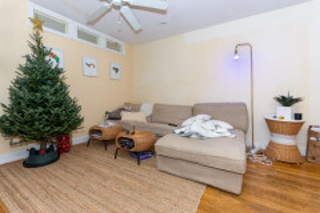 Building Photo - Brookline (BU) 3 BR apartment_9/1/26 (H&HW Included, Parking Available)