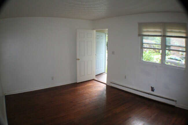 Foto del edificio - 8924 London St