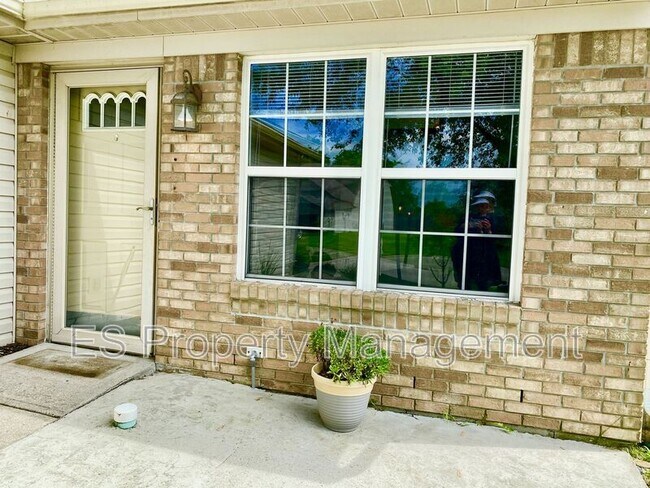 Building Photo - 11347 Sweetleaf Dr