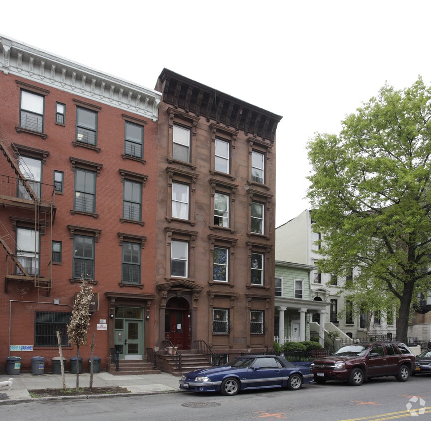 Primary Photo - 503 Clinton Ave