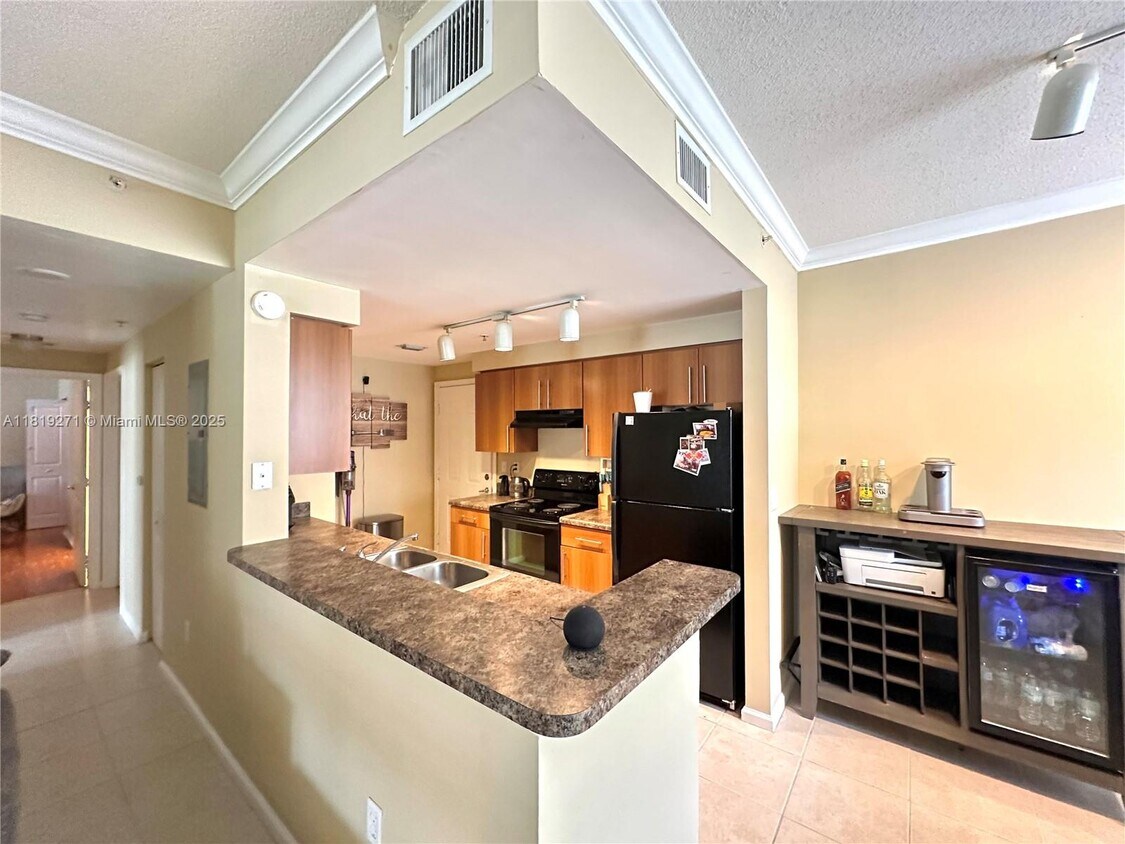 Foto principal - 5820 W Sample Rd