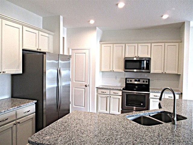 Building Photo - 8146 Golden Bamboo Dr