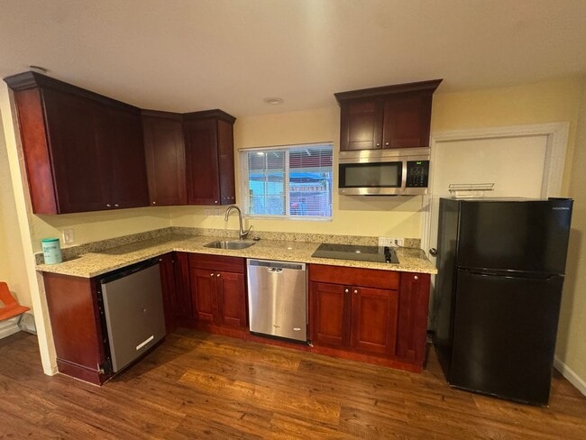 Building Photo - Charming Studio ADU Rental Property in Fre...