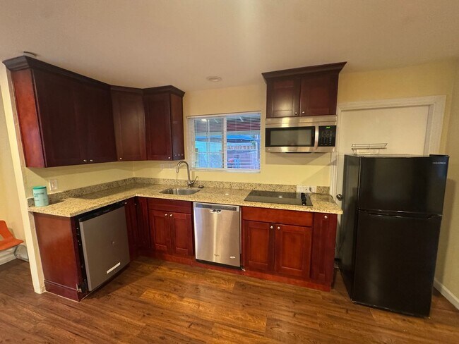 Foto del edificio - Charming Studio ADU Rental Property in Fre...