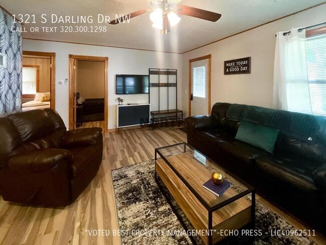 Building Photo - 1321 S Darling Dr NW
