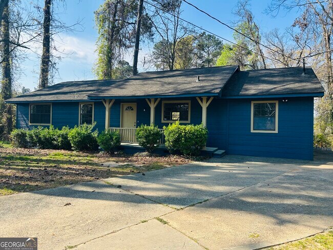 Building Photo - 6165 Radford Dr