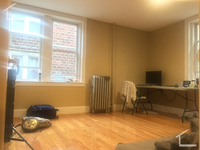 Building Photo - HOT BROOKLINE LISTING!!!!!