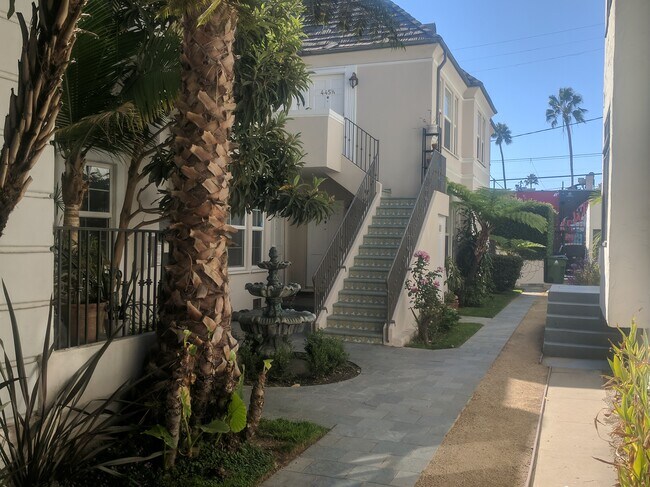 Building Photo - 443 N Orange Grove Ave