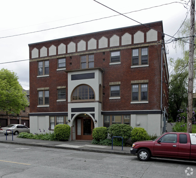 Building Photo - 3080 SE Ankeny St