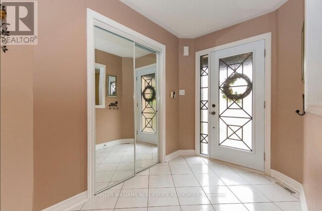 Building Photo - 6796 Dillingwood Dr