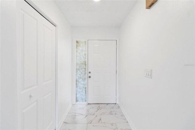 Building Photo - 406 Long Dr