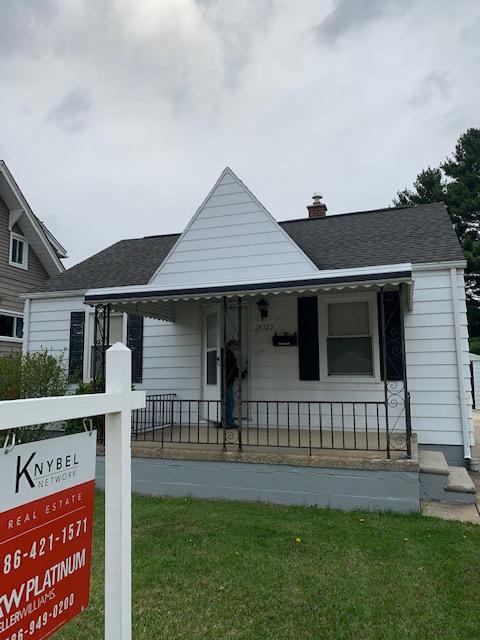 Foto principal - 24329 Grove Ave