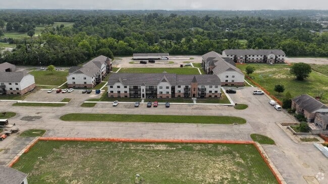  - Maison Hills