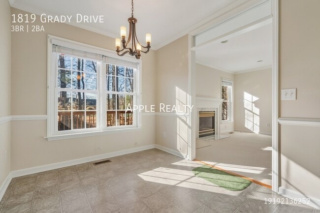 Building Photo - 1819 Grady Dr