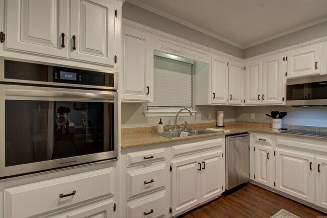 Foto del edificio - 3514 Skyline Blvd