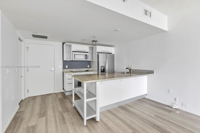 Foto del edificio - 185 SW 7th St