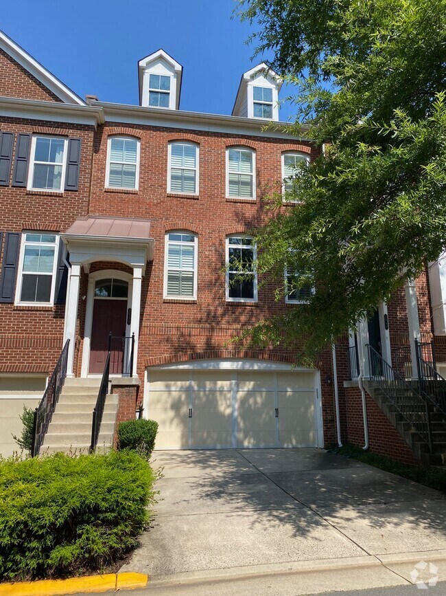 Building Photo - 2939 Chesham St