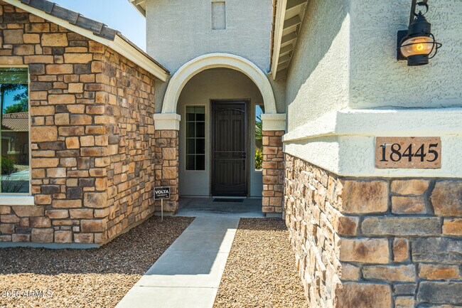 Foto del edificio - 18445 W Saguaro Ln