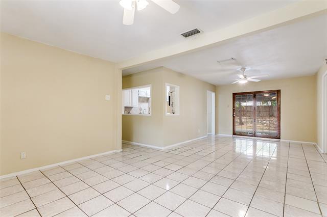 Foto del edificio - 408 Price Dr