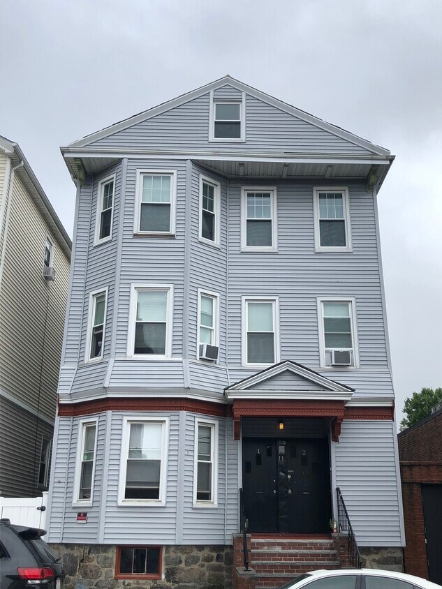 Primary Photo - 11 Maywood St