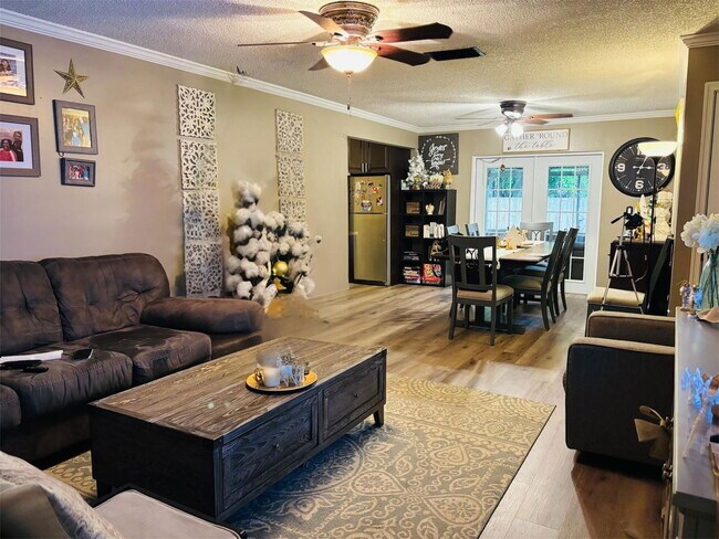 Foto del edificio - 1010 SW 83rd Ave