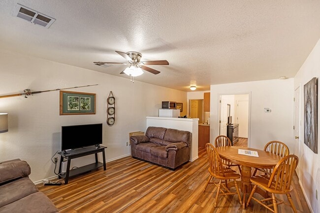 Building Photo - 62 Curlew Pl